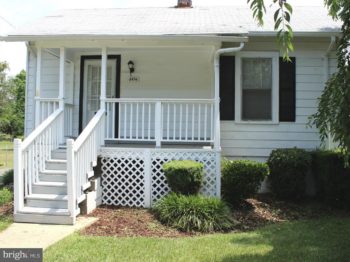 Lovely Bungalow with Detached 2-Car Garage – 6454 Holyoke Dr