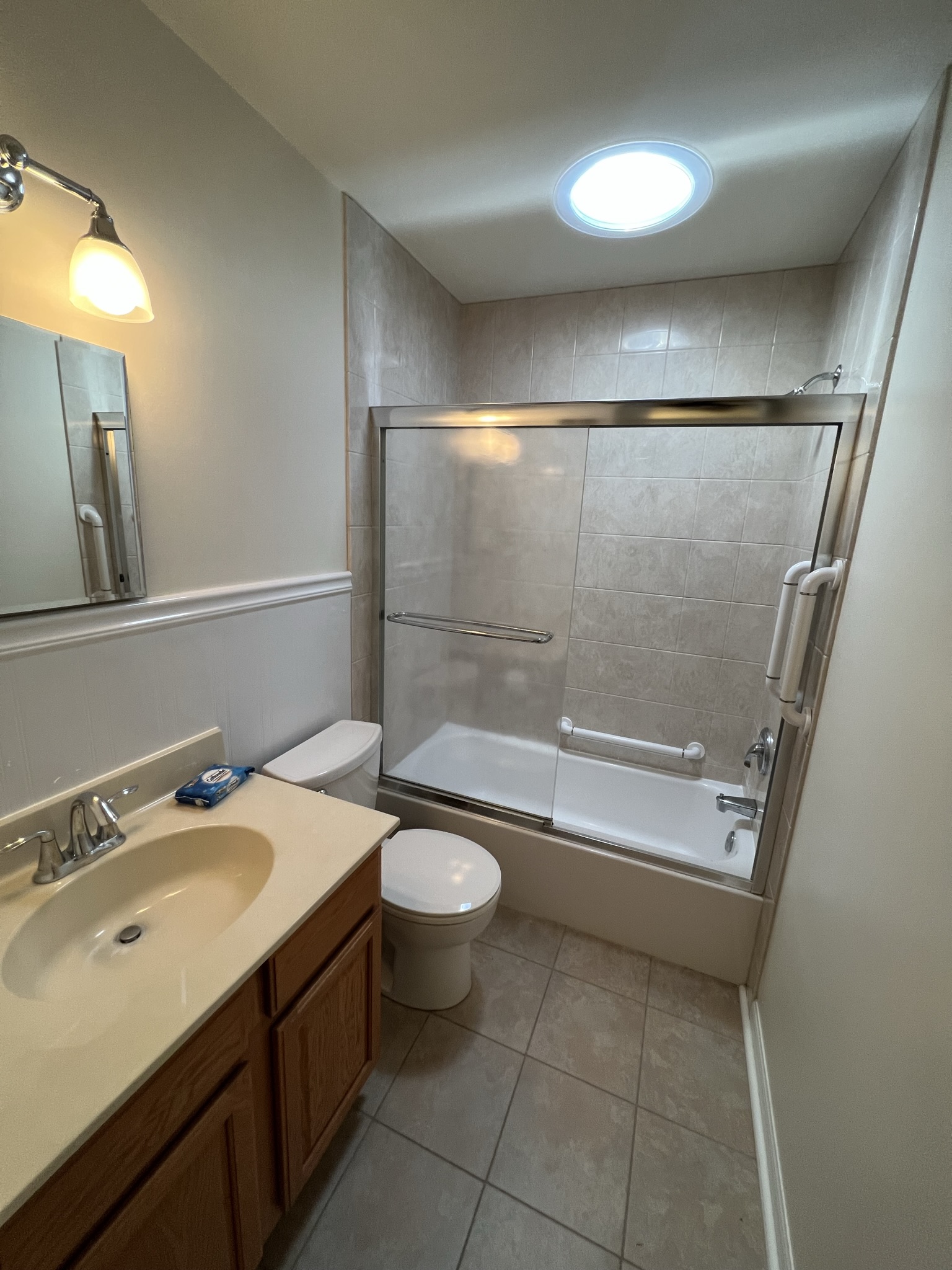 Split level 4-bedroom 3-bathroom home – 2508 Saint John Pl