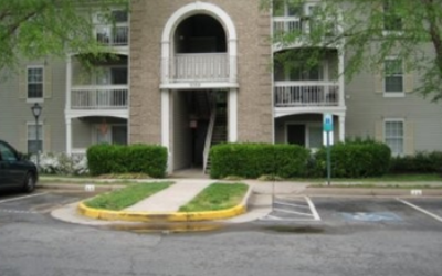 Top Floor 2BR, 2BA Condo with Fireplace and Open Floorplan! Assigned Parking! – 5708 Olde Mill Ct.