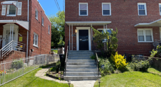 Well-maintained 4BR, 2BA Semi-detached Home with Backyard