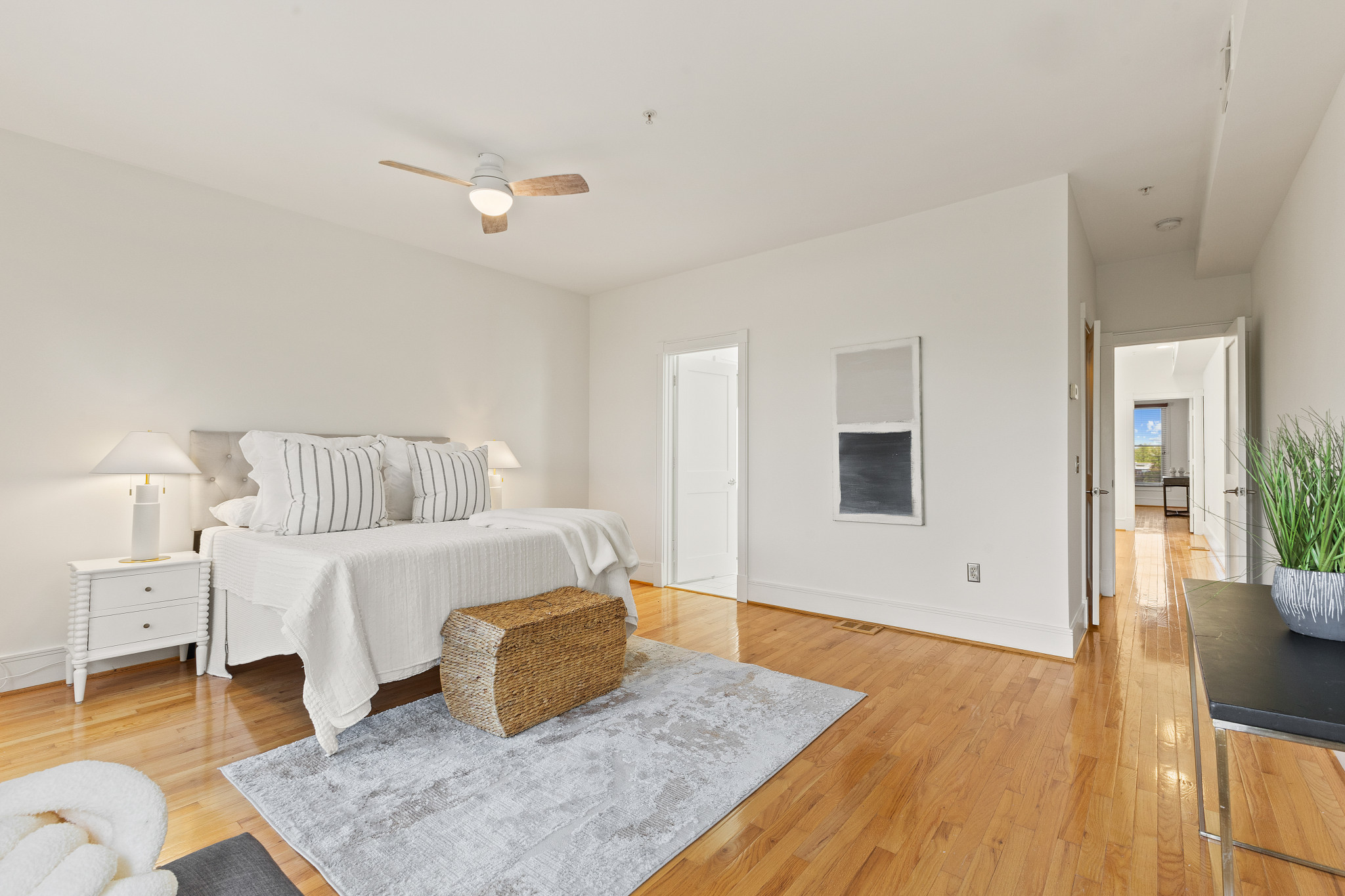 Gorgeous Loft Residence at the Escalade Condo on Capitol Hill- 526 13th St #B SE