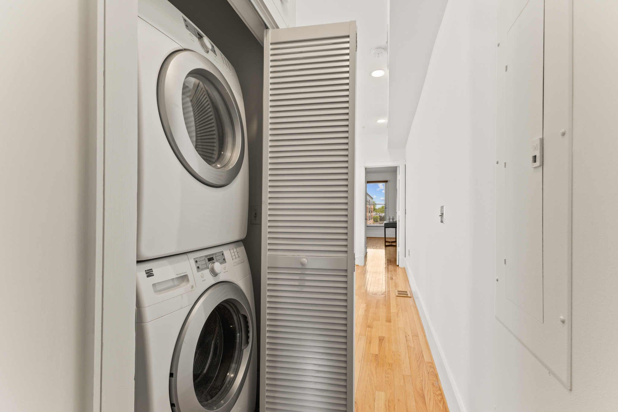 Gorgeous Loft Residence at the Escalade Condo on Capitol Hill- 526 13th St #B SE