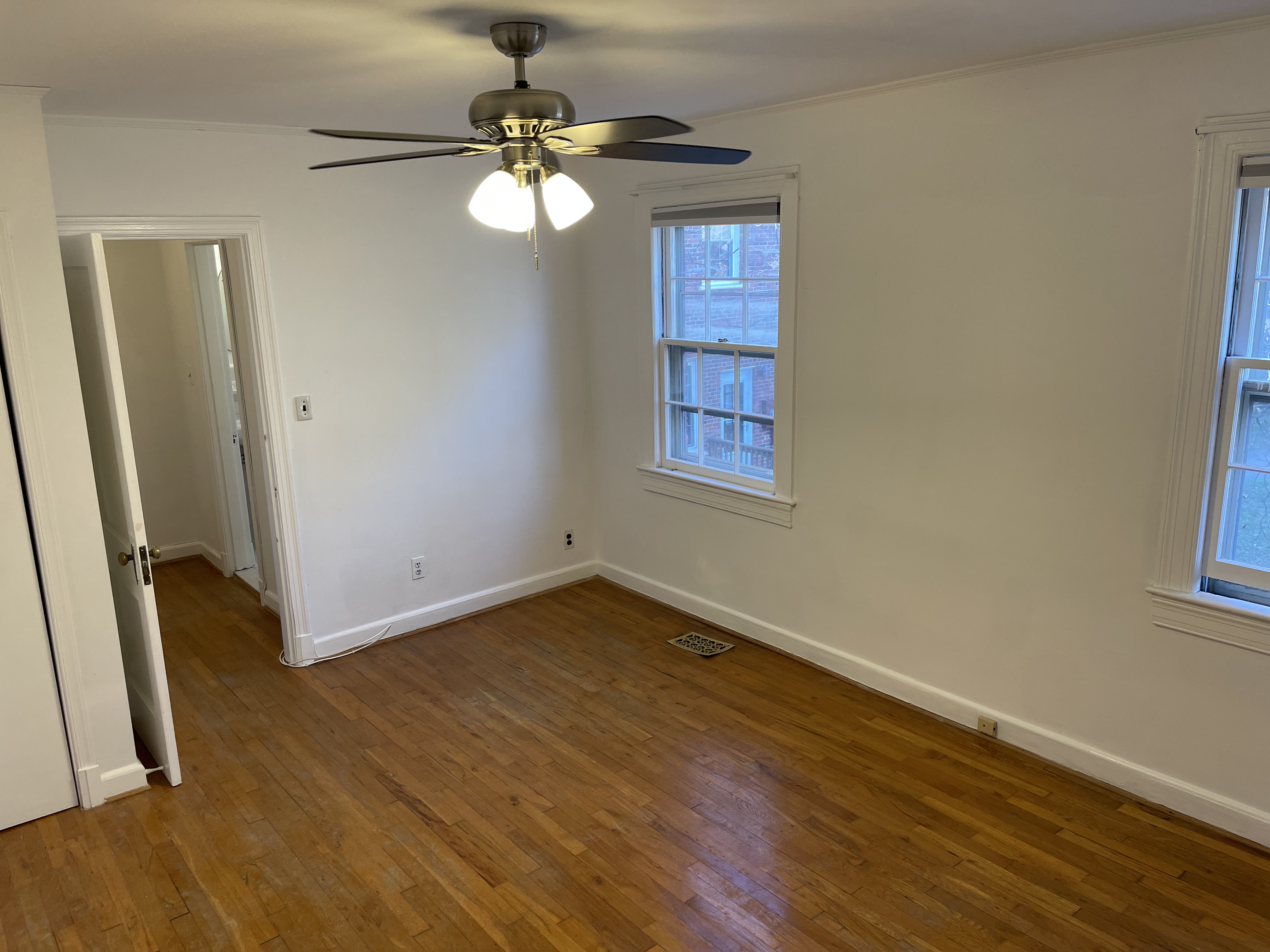 Beautiful Two Level One Bedroom, One Bath Brick Townhouse – 1401 S. Barton St #218