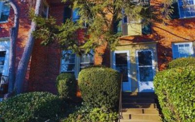 Beautiful Two Level One Bedroom, One Bath Brick Townhouse – 1401 S. Barton St #218