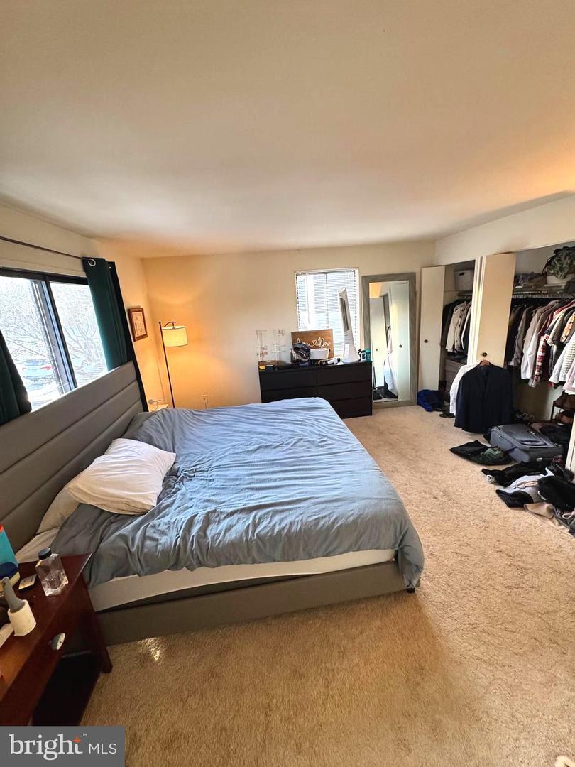 Contemporary 3BR/2.5BA Home in Arlington – 6363 11th Rd N.