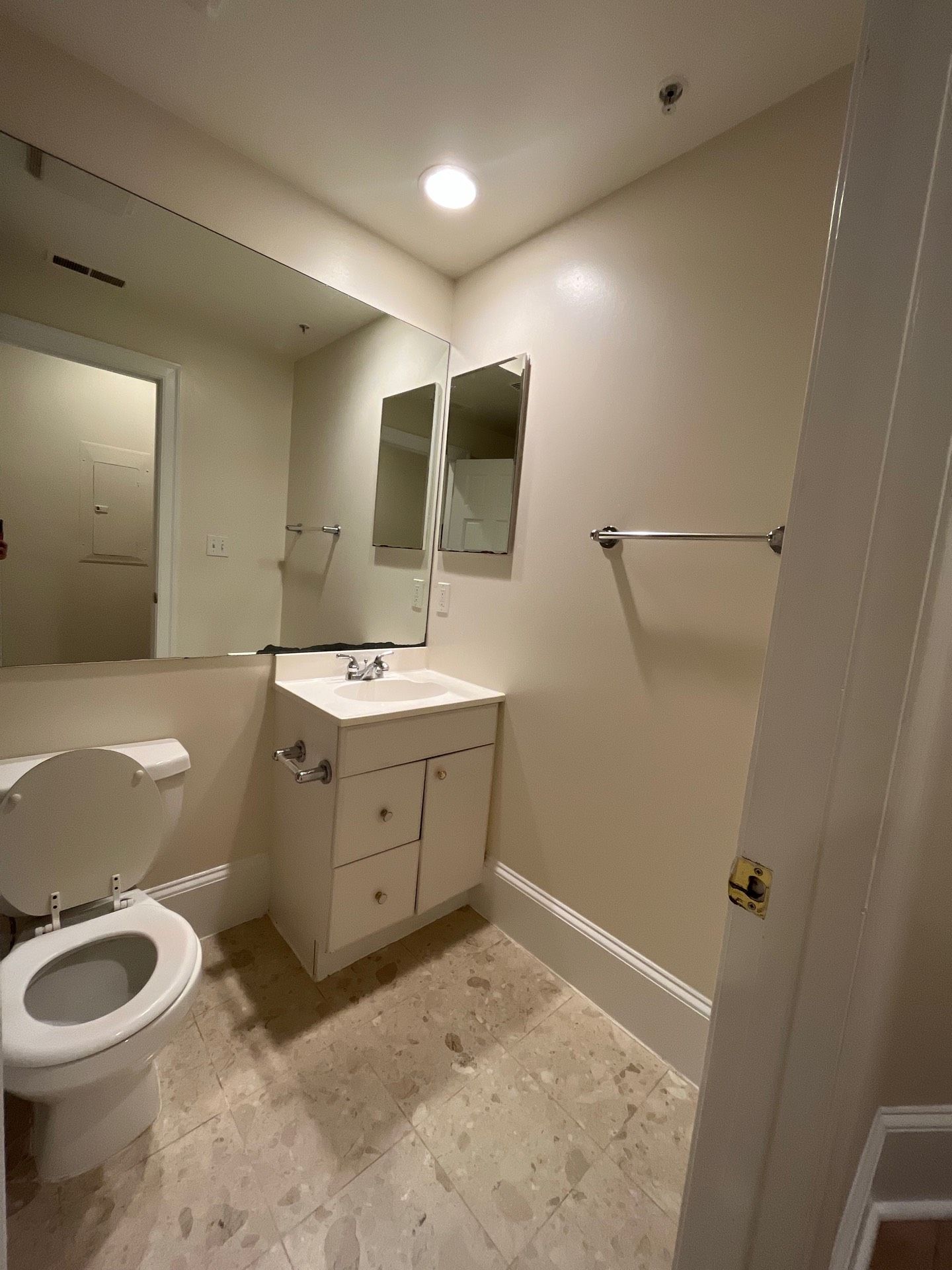2BR, 2BA Condo – Private Entrance and Outdoor Patio Area – 1529 Q St. #1 NW