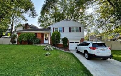 North Arlington 4BR, 2BA with Garage & Fenced Yard – 3300 N Harrison St.