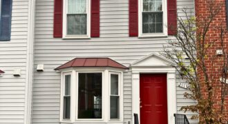 Spacious 3BR, 3.5BA Townhouse in North Arlington – 2113 N Tazewell Ct.