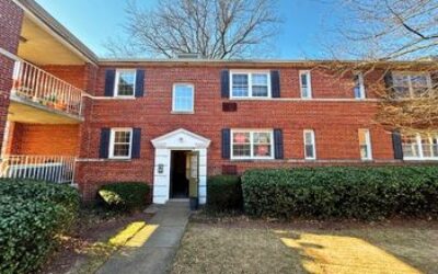 Updated, Fully Furnished 1BR Condo in Arlington Oaks – 4372 N Pershing Dr. #2